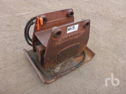 Placa compactadora Contech para excavadora retroexcavadora. 