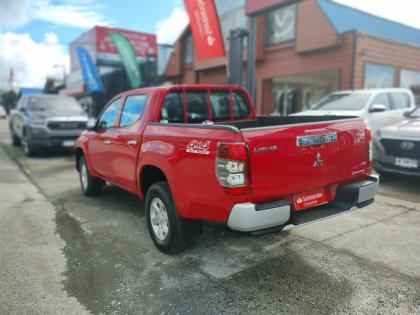 SE VENDE Mitsubishi DIESEL L200 KATANA CRT 4X4 2.4 2020