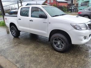 TOYOTA HILUX DOBLE CABINA 2.5 DIÉSEL 2015